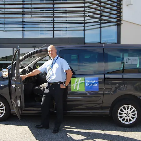 Express Toulouse Airport By Ihg Hotel 3*