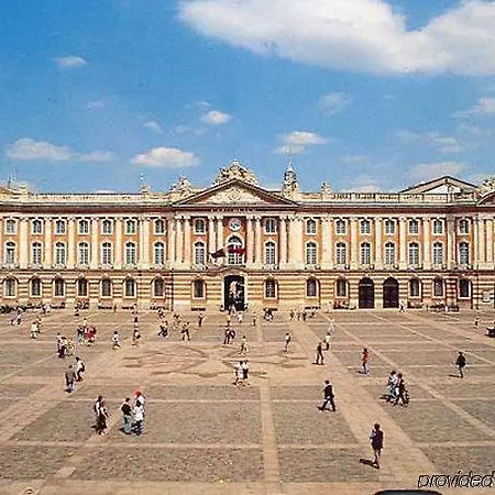 Hotel Express Toulouse Airport By Ihg 3*