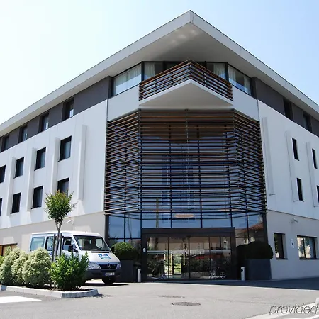 Express Toulouse Airport By Ihg Hotel 3*