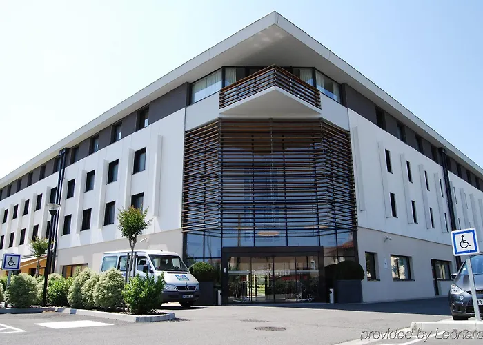 Express Toulouse Airport By Ihg Hotel 3*