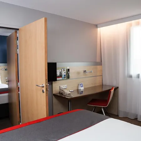 Отель Express Toulouse Airport By Ihg 3*