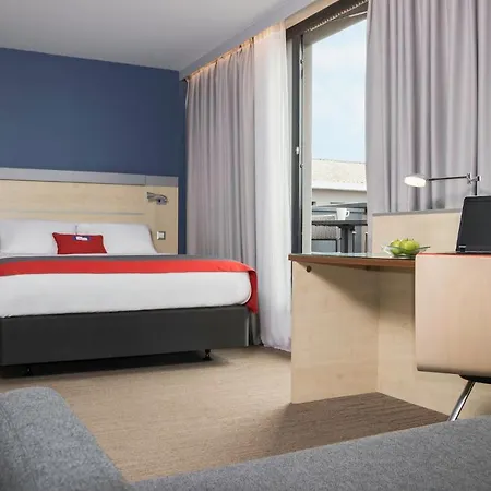 Hotel Express Toulouse Airport By Ihg Blagnac