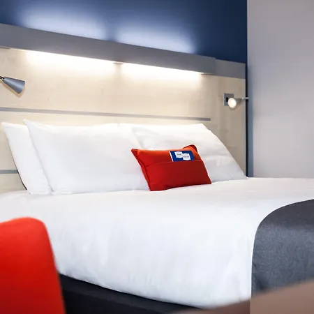 Express Toulouse Airport By Ihg Hotel 3*