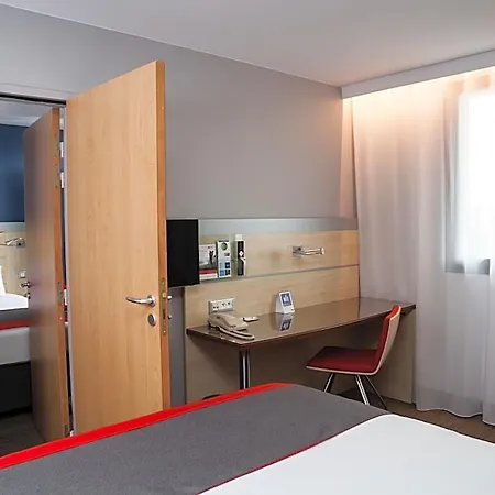 Express Toulouse Airport By Ihg Hotel 3*