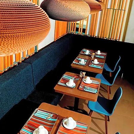 Express Toulouse Airport By Ihg Hotel 3*