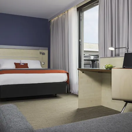 Express Toulouse Airport By Ihg Hotel