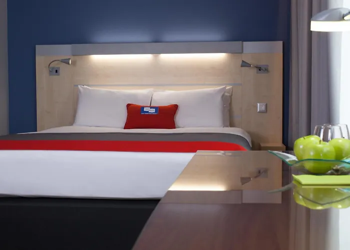 Express Toulouse Airport By Ihg Hotel 3*