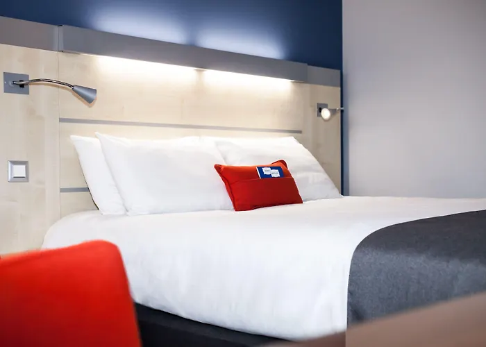 Express Toulouse Airport By Ihg Hotel 3*