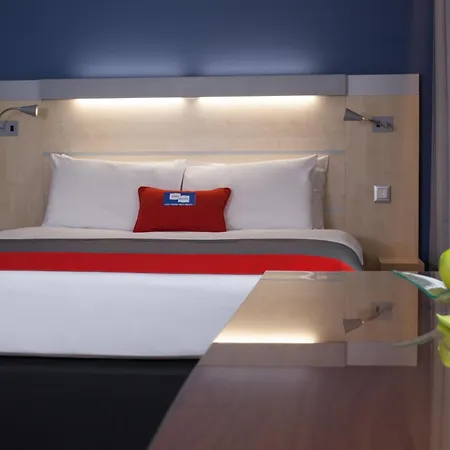 Express Toulouse Airport By Ihg Hotel 3*