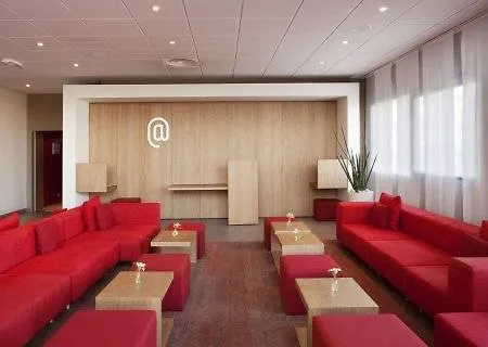 Express Toulouse Airport By Ihg Hotel 3*